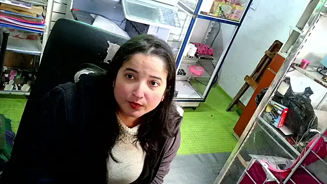 Snapshot of Ainaraazul chatting on September 8, 8:41 pm Ainaraazul online show from September 8, 8:41 pm