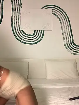 Snapshot of Serah201 chatting on April 6, 9:05 pm Serah201 online show from April 6, 9:05 pm