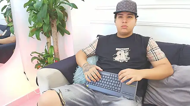 Naim Bennetsex online show from October 21, 6:40 pm