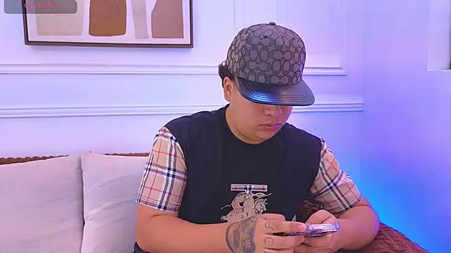 Snapshot of Naim_Bennetsex chatting on June 21, 6:14 pm Naim Bennetsex online show from June 21, 6:14 pm