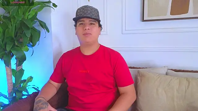 Snapshot of Naim_Bennetsex chatting on July 18, 6:05 pm Naim Bennetsex online show from July 18, 6:05 pm