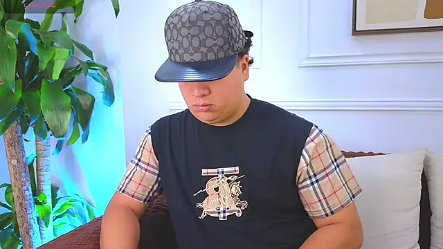 Snapshot of Naim_Bennetsex chatting on May 30, 6:35 pm Naim Bennetsex online show from May 30, 6:35 pm