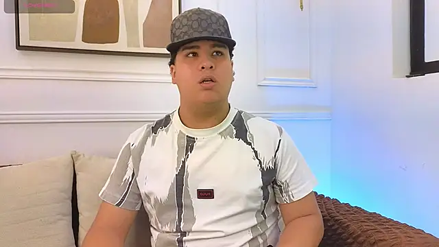 Snapshot of Naim_Bennetsex chatting on June 5, 6:57 pm Naim Bennetsex online show from June 5, 6:57 pm