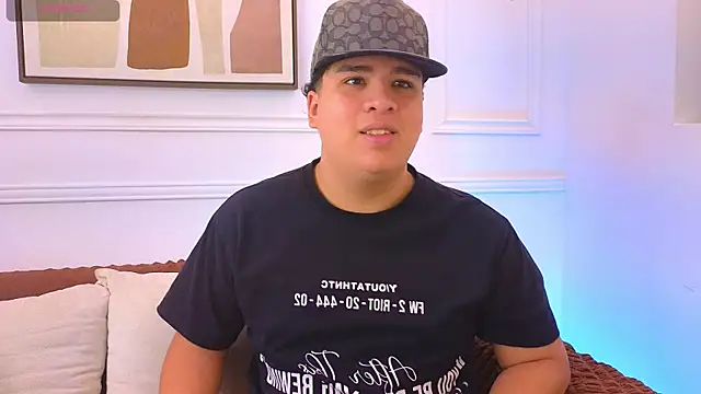 Snapshot of Naim_Bennetsex chatting on June 6, 6:13 pm Naim Bennetsex online show from June 6, 6:13 pm