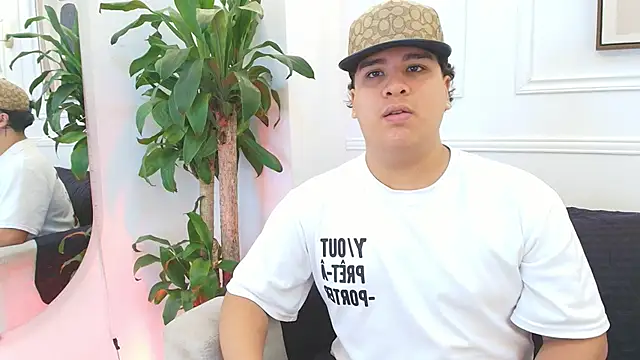 Naim Bennetsex online show from November 14, 6:33 pm