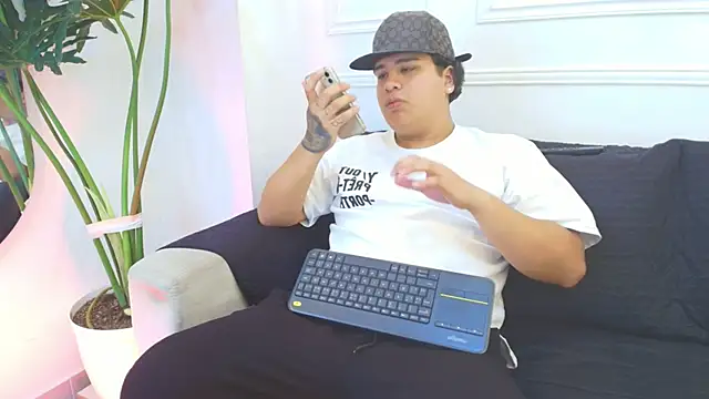 Naim Bennetsex online show from December 20, 6:55 pm