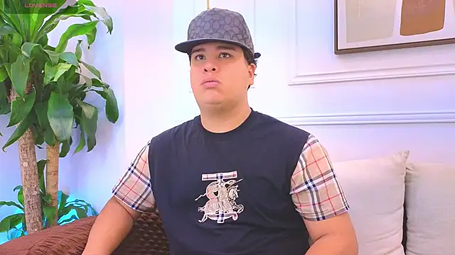 Snapshot of Naim_Bennetsex chatting on May 31, 7:47 pm Naim Bennetsex online show from May 31, 7:47 pm