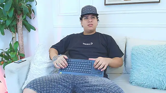 Naim Bennetsex online show from November 12, 6:34 pm