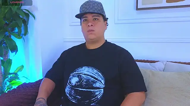 Snapshot of Naim_Bennetsex chatting on July 16, 5:54 pm Naim Bennetsex online show from July 16, 5:54 pm