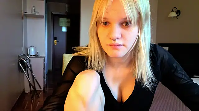 Elieiza xo online show from June 1, 8:36 am