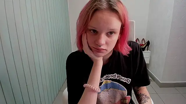 Snapshot of Elieiza_xo chatting on September 19, 4:05 am Elieiza xo online show from September 19, 4:05 am