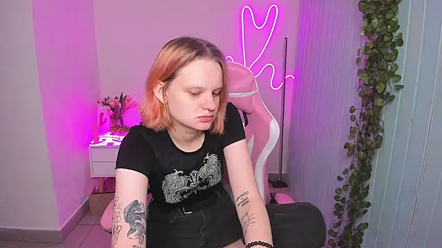 Snapshot of Elieiza_xo chatting on October 18, 10:17 am Elieiza xo online show from October 18, 10:17 am