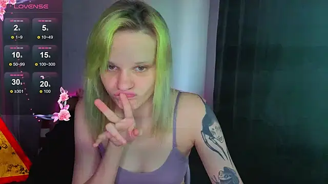 Snapshot of Elieiza_xo chatting on June 15, 9:20 am Elieiza xo online show from June 15, 9:20 am