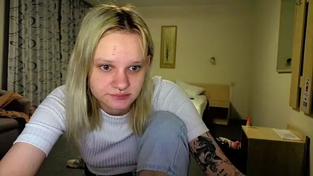 Elieiza xo online show from May 27, 6:59 pm
