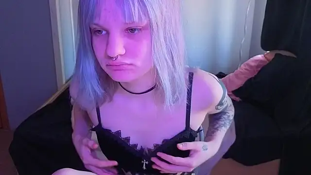 Elieiza xo online show from April 2, 9:16 am