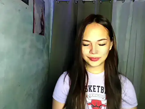 Snapshot of sweetsassyxx chatting on May 13, 1:45 am sweetsassyxx online show from May 13, 1:45 am