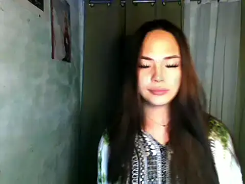 Snapshot of sweetsassyxx chatting on May 8, 8:12 pm sweetsassyxx online show from May 8, 8:12 pm