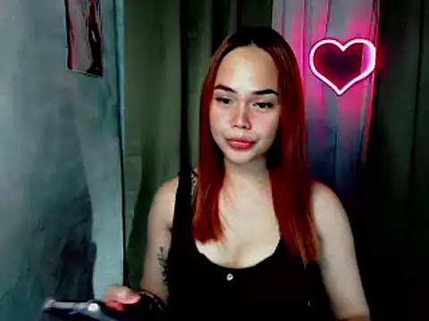 Snapshot of sweetsassyxx chatting on November 4, 12:36 am sweetsassyxx online show from November 4, 12:36 am