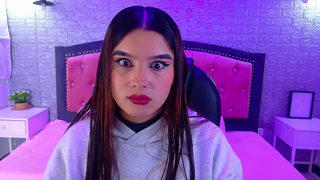 Natalie loffreda online show from December 21, 3:30 am