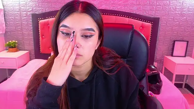 Natalie loffreda online show from December 23, 3:06 am