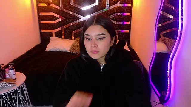 Natalie loffreda online show from March 12, 8:35 pm