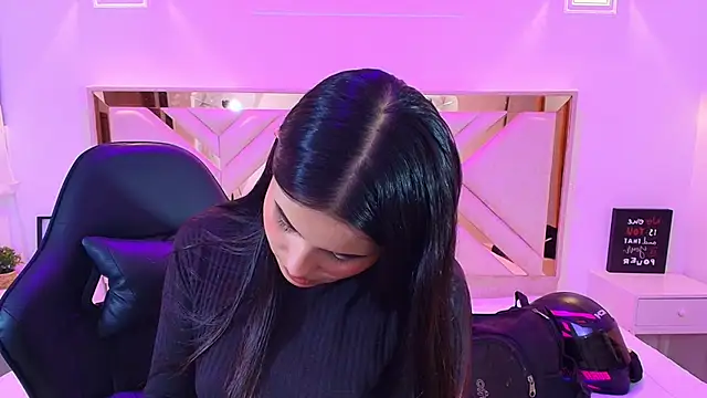 Snapshot of Natalie_loffreda chatting on July 17, 8:17 pm Natalie loffreda online show from July 17, 8:17 pm