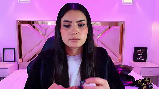 Snapshot of Natalie_loffreda chatting on July 13, 7:57 pm Natalie loffreda online show from July 13, 7:57 pm