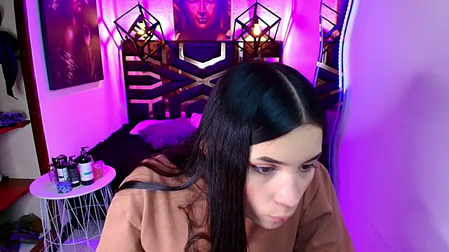 Snapshot of Natalie_loffreda chatting on June 6, 8:14 pm Natalie loffreda online show from June 6, 8:14 pm