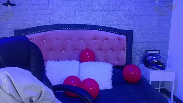 Natalie loffreda online show from February 27, 3:07 am