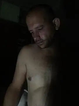 Snapshot of Lekewarmele chatting on April 7, 8:43 pm Lekewarmele online show from April 7, 8:43 pm