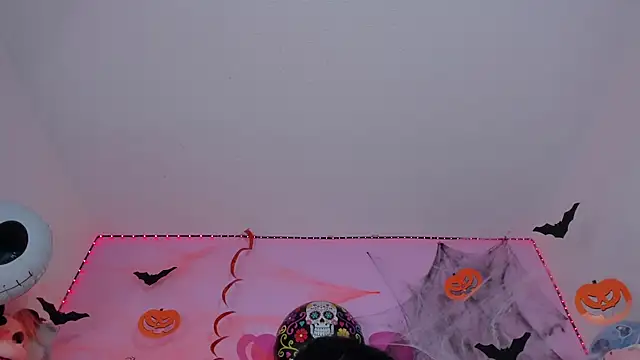 Snapshot of Emmy_Rivas chatting on October 8, 10:21 pm Emmy Rivas online show from October 8, 10:21 pm