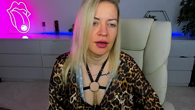 Anna Snows online show from October 3, 5:42 am
