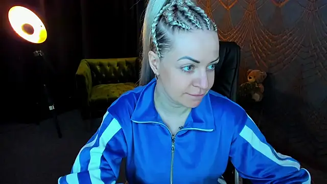 Anna Snows online show from April 8, 4:19 pm