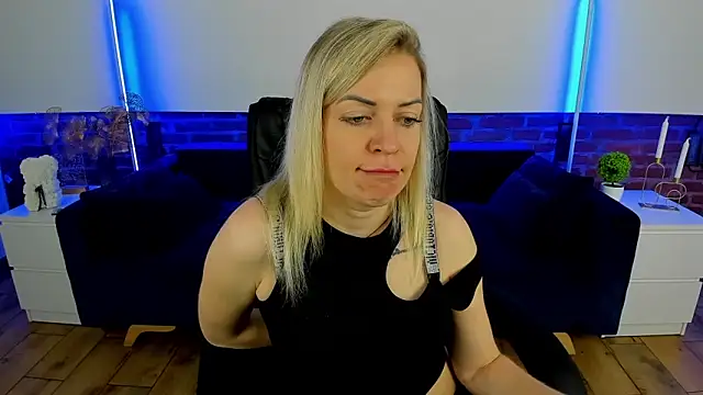 Snapshot of Anna_Snows chatting on September 22, 5:35 am Anna Snows online show from September 22, 5:35 am