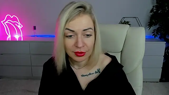 Snapshot of Anna_Snows chatting on September 28, 12:01 pm Anna Snows online show from September 28, 12:01 pm