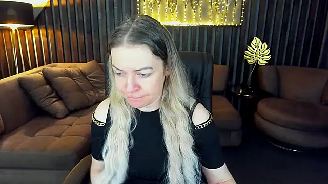 Anna Snows online show from May 17, 5:29 am