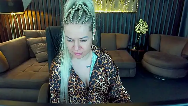 Anna Snows online show from April 12, 4:54 pm