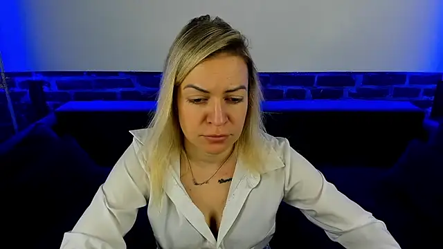 Snapshot of Anna_Snows chatting on October 23, 5:39 am Anna Snows online show from October 23, 5:39 am