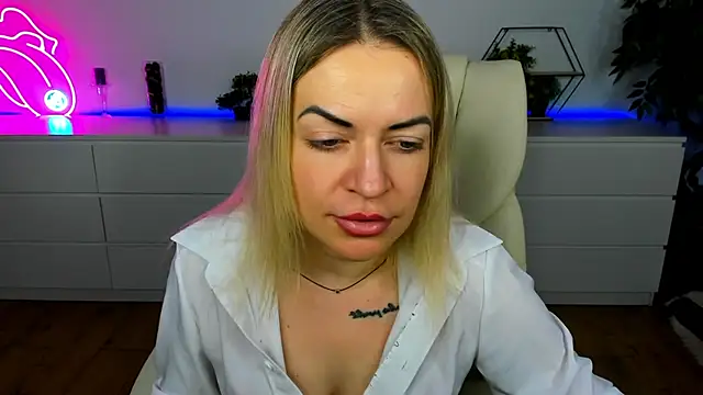 Snapshot of Anna_Snows chatting on November 29, 7:03 pm Anna Snows online show from November 29, 7:03 pm