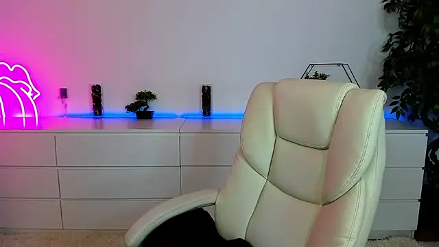 Snapshot of Anna_Snows chatting on October 29, 6:34 am Anna Snows online show from October 29, 6:34 am