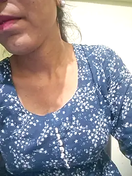 Snapshot of Telugu___Sexygirl___Naidu chatting on June 12, 4:21 am Telugu Sexygirl Naidu online show from June 12, 4:21 am