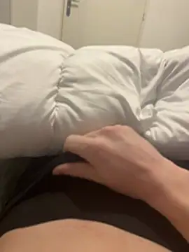 enzoyoungbisex online show from February 13, 8:31 pm