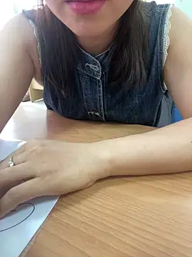 Snapshot of -NhaKy22 chatting on June 6, 1:44 am -NhaKy22 online show from June 6, 1:44 am