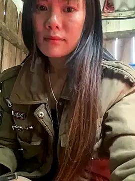 PhanHaa online show from November 13, 1:42 am