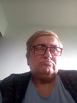 Sonya51561 online show from October 8, 1:34 pm