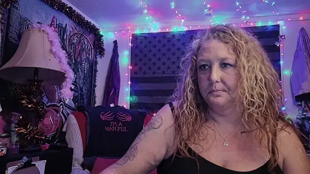 HotRedYeag online show from October 15, 6:33 am