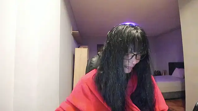 Snapshot of Ella_sweety00 chatting on November 28, 5:24 pm Ella sweety00 online show from November 28, 5:24 pm