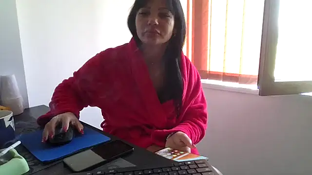 Ella sweety00 online show from May 17, 1:11 pm