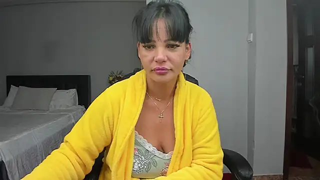 Snapshot of Ella_sweety00 chatting on October 6, 9:10 am Ella sweety00 online show from October 6, 9:10 am