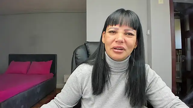 Snapshot of Ella_sweety00 chatting on October 22, 10:04 am Ella sweety00 online show from October 22, 10:04 am